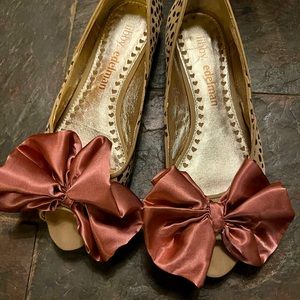 Like new libby.edelman sz 10 “Kendra” open-toed flats in cheetah with satin bows